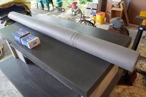 lot 60 image: Contractor Fabric & Garden Staples with Roll of Fabric