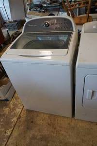 lot 57 image: Whirlpool Cabrio Top-Load Washer
