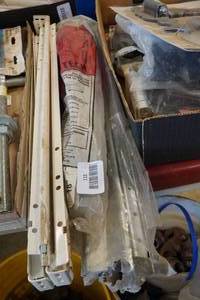 lot 115 image: 18 Drawer Slides
