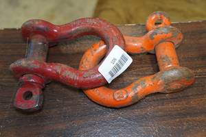lot 106 image: Anchor Shackles