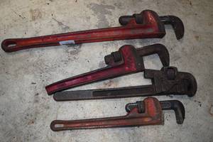 lot 112 image: 4 Pipe Wrenches