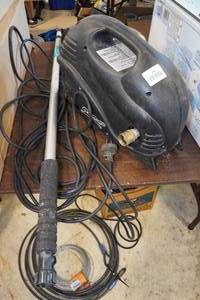 lot 204 image: Black Cat 1300PSI 1.6GPM Pressure Washer