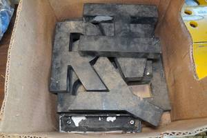 lot 196 image: Assorted Metal Sign Letters