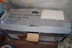lot 195 image: Snow Plow Beacon Light