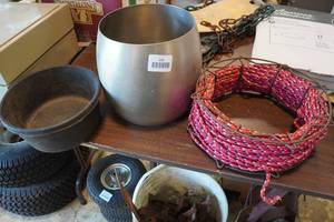 lot 224 image: Rope and Planter
