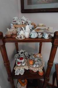 lot 324 image: Miniature Tea Sets - Raggedy Ann, Olivia