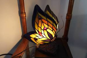 lot 325 image: Stained Glass Butterfly Table Lamp
