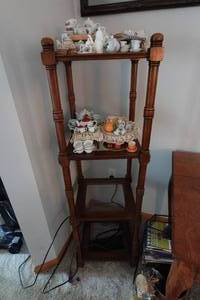 lot 323 image: Multi-Tier Wood Shelf