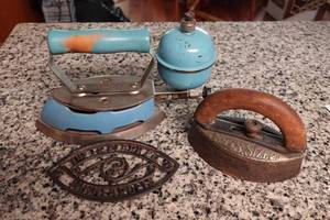 lot 419 image: Antique Irons - Coleman Instant-Lite Gas Powered