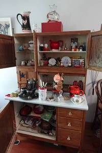 lot 417 image: Contents of Cabinet - Collectables, Salt and Pepper, Serving Tray
