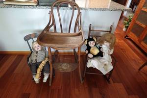 lot 425 image: Antique High Chair, 2 Childrens Chairs, Porcelain Face Dolls