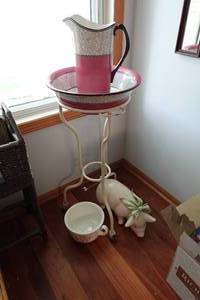 lot 427 image: Pitcher and Water Dish on Rolling Stand with Pig and Pot