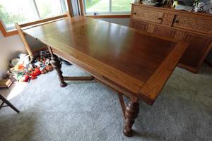 lot 151 image: Wood Dining Table with Folding Leafs