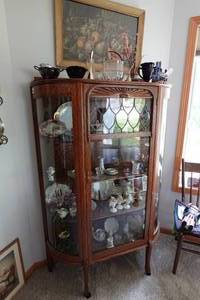 lot 436 image: Contents of Cabinet - Glassware, China, Eggs