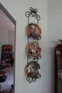 lot 439 image: Wall Hanging Plate Rack with Collector Plates