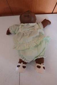 lot 579 image: African American Cabbage Patch Kid Doll