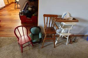 lot 581 image: Doll Furniture - Tricycles, Chairs