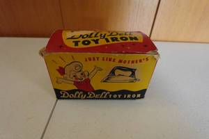 lot 582 image: Antique Dolly Dell Toy Iron with Original Box