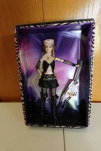 lot 586 image: Hard Rock Caf Barbie