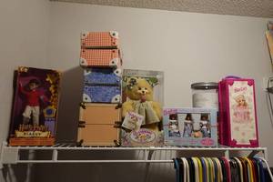 lot 601 image: Assorted Dolls, Parts, and Accessories