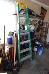 lot 146 image: Davidson 7 Fiberglass Step Ladder