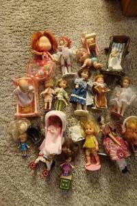 lot 365 image: Miniature Dolls - Strawberry Shortcake