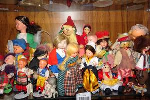 lot 379 image: International Dolls - Poland, Italy, Bulgaria