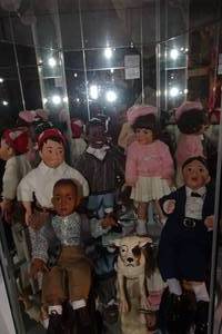 lot 407 image: Complete Little Rascals Doll Set in Display Case
