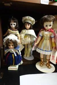 lot 416 image: Madame Alexander Dolls - Antony and Cleopatra