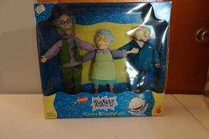 lot 530 image: Rugrats Pickles Grandparents Action Figure Set