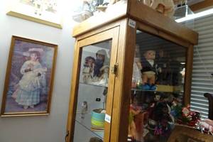 lot 330 image: Glass Display Cabinet