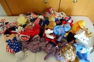 lot 573 image: Beanie Babies - Mostly Bears