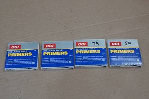 lot 123 image: 329 CCI 200 Large Rifle Primers