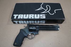 lot 1 image: Taurus M44 .44 Magnum Revolver - 6.5 Barrel