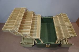 lot 26 image: Plano 8606 Tackle Box