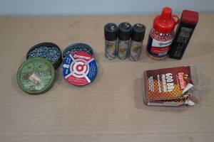 lot 71 image: Assorted BBs and Pellets