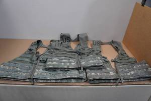 lot 82 image: 3 Tactical Vests