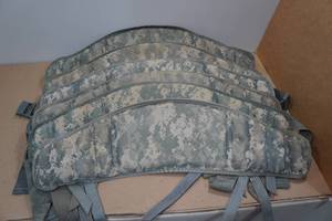 lot 98 image: 6 Molle II Molded Waistbelts