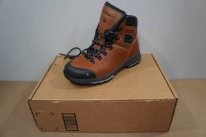 lot 108 image: Vasque St Elias FG GTX Mens Hiking Boots - Size 9