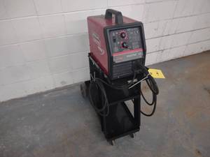 lot 4 image: Lincoln Weldpak 100 Internal Wire F...