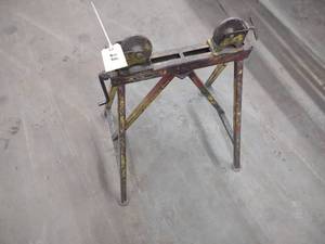 lot 28 image: (1) Sumner Adjust-A-Roll Pipe Rolle...