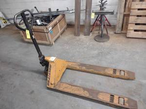 lot 32 image: Multitron Hydraulic Pallet Jack...