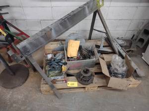 lot 122 image: Metal Saw Horse & Pallet of Hardwar...