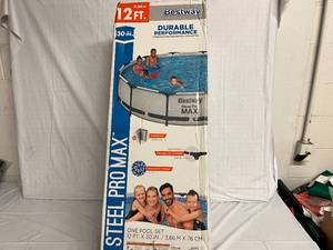 lot 3 image: Bestway Steel Pro MAX 12 x 30 Round Metal-Frame Pool Set