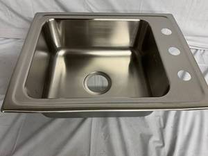lot 21 image: Elkay Lustertone Classic Drop In Sink with Sound Guard