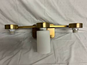 lot 22 image: 3 Bulb Hard Wire Vanity Light Fixture