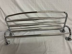 lot 23 image: Stainless Steel Metal Bathroom Shelf