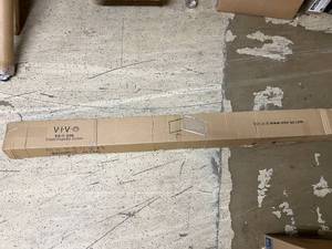 lot 37 image: VIV PS-T-100 Projector Screen - 100