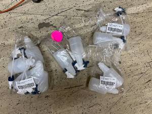 lot 52 image: 10 24oz Spray Bottles