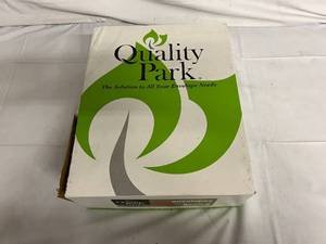 lot 81 image: 500 Quality Park Red Envelopes